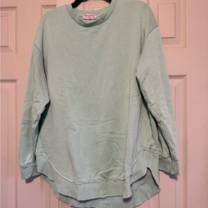 Discount Divas. Mint Green Women's Top. Lived in fleece, XL. Good condition